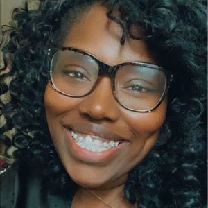 Meet your Posher, Candice renée